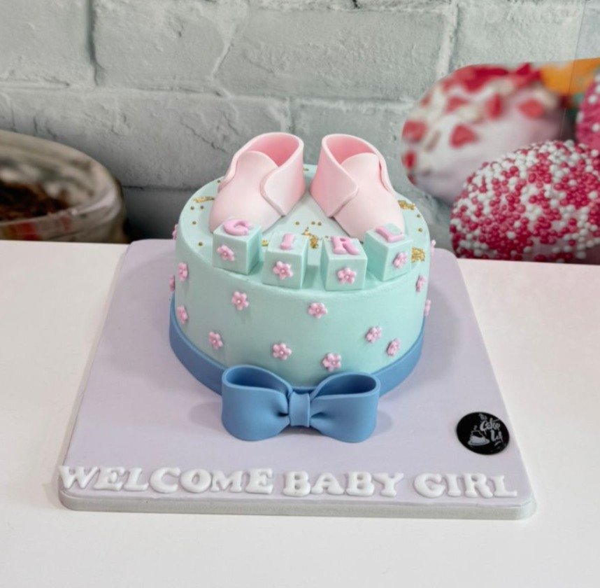 Gender Reveal cake