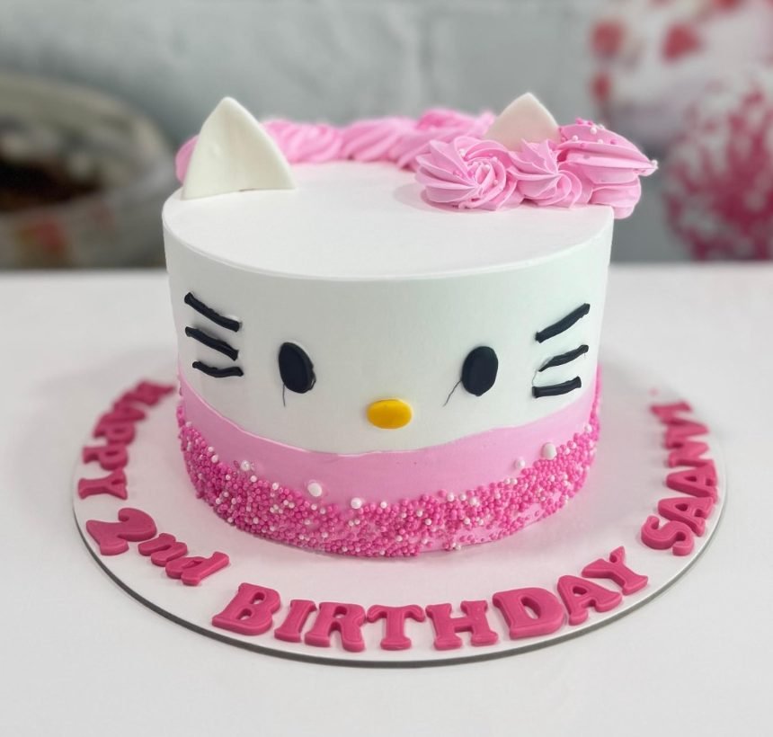 Hello kitty cake