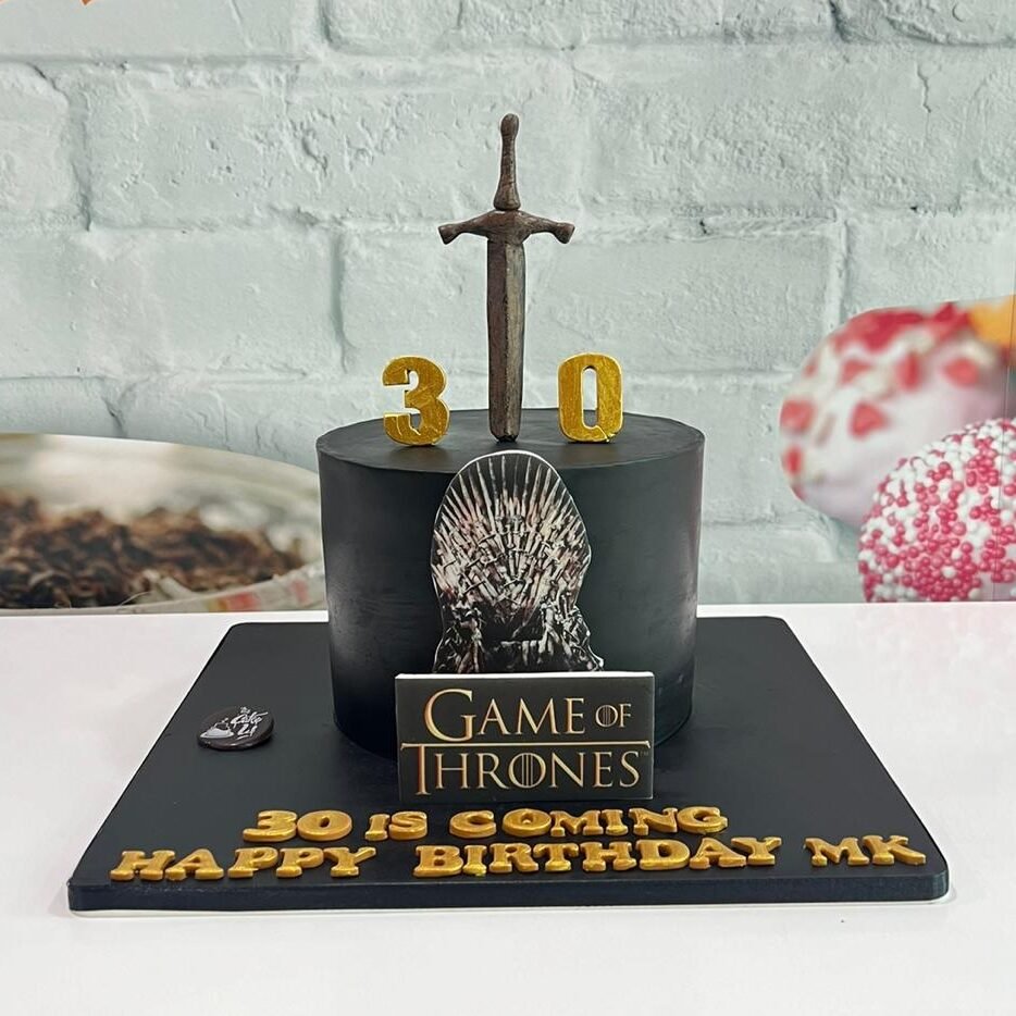 "Game of Thrones" Tribute Cake